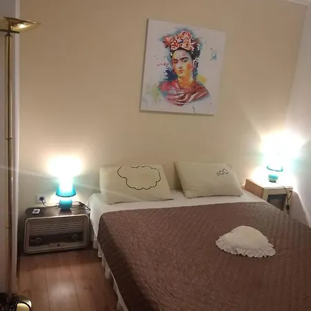 Bluelight Apartment *