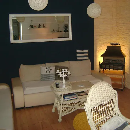 Apartment Bluelight *